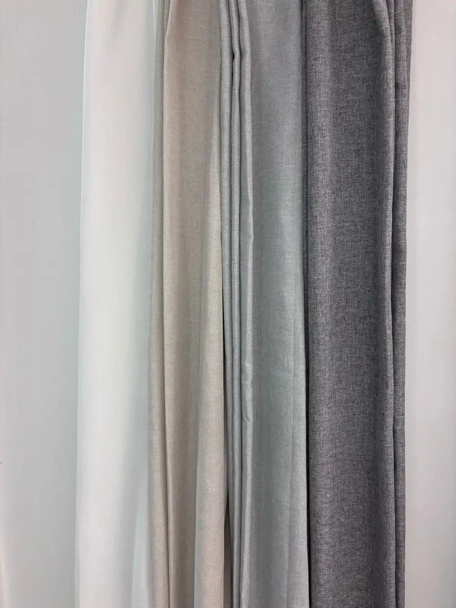 BUNGUIS CORTINA LISA GRIS CLARO