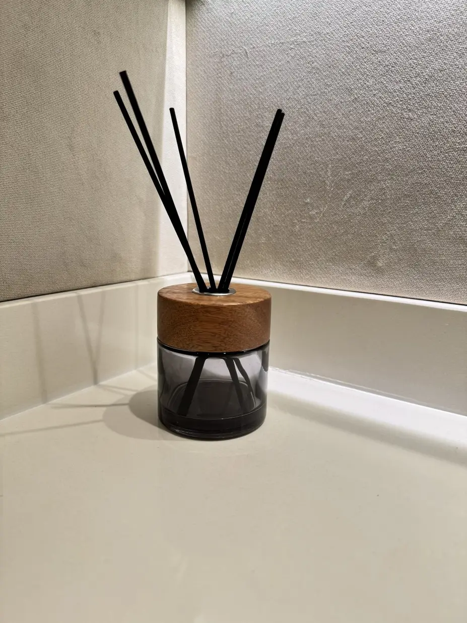 BUNGUIS DIFUSOR DE AROMA OVAL CON VARILLA NEGRO 