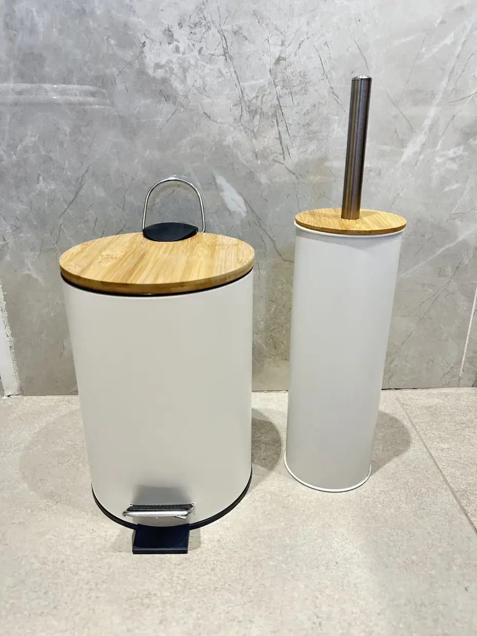 BUNGUIS SET ESCOBILLA DE BAÑO + TACHO NORDICO BLANCO