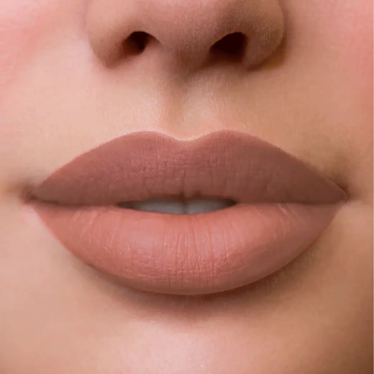 VOGUE LABIAL LIQUIDO RESIST SOFIST. 